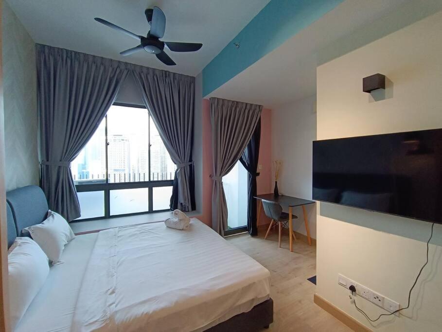 Apartemen Col18b Modern Infinity Pool Klcc Balcony View Kuala Lumpur