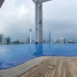 Col18B Modern Infinity Pool Klcc Balcony View